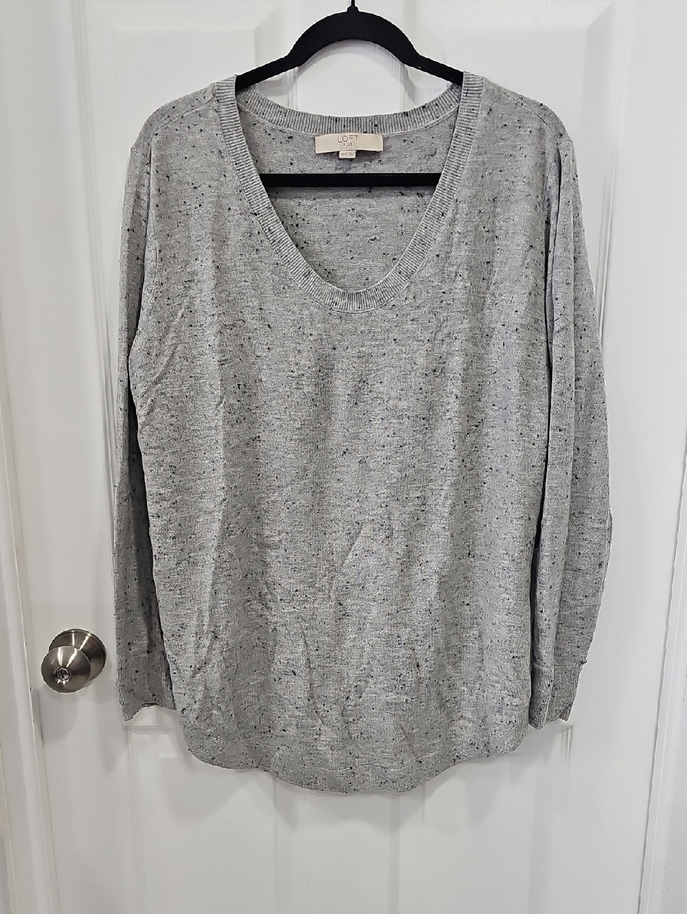 LOFT Gray Speckled V-Neck Long Sleeve Top